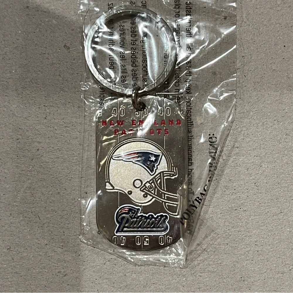 New England Patriots Scarf and Keychain Set